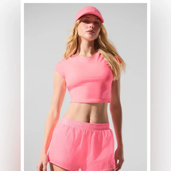 **returning TOMORROW if not sold*** ALO Yoga Crop Finesse shirt Bubblegum - Picture 2 of 2